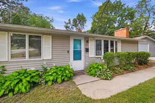 131 Oak Dr, Dekalb, IL 60115 - Photo 1