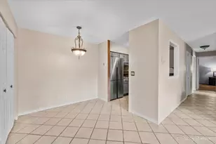 221 Uteg St, Crystal Lake, IL 60014 - Photo 18