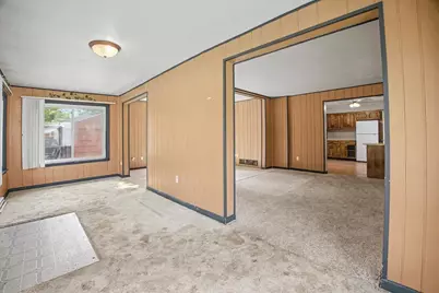 413 E Howard Street, Pontiac, IL 61764 - Photo 6