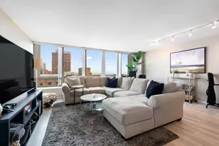 2800 N Lake Shore Dr, Chicago, IL 60657 - Photo 2