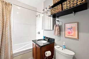 1429 W Birchwood Ave, Chicago, IL 60626 - Photo 8