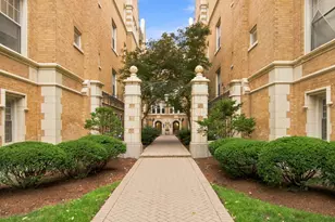 1429 W Birchwood Ave, Chicago, IL 60626 - Photo 2