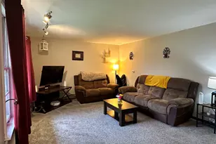 220 Beacon Dr, Belvidere, IL 61008 - Photo 6