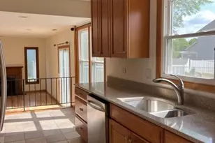 2135 Derby Ct, Wheaton, IL 60189 - Photo 6