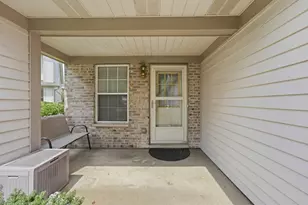 1984 Persimmon Ct, Schaumburg, IL 60193 - Photo 2