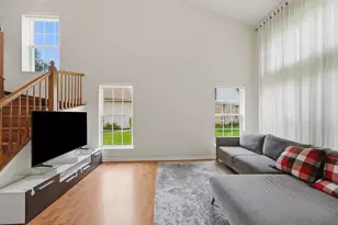 1984 Persimmon Ct, Schaumburg, IL 60193 - Photo 4