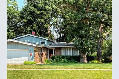 225 S Seymour Avenue, Mundelein, IL 60060 - Photo 1