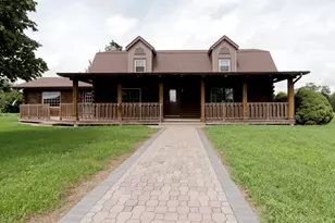 6487 W Walnut St, Coal City, IL 60416 - Photo 1