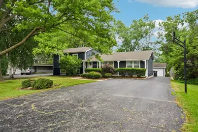 26W473 Parkway Drive, Winfield, IL 60190 - Photo 2