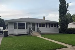 48 Wagner Dr, Cary, IL 60013 - Photo 1