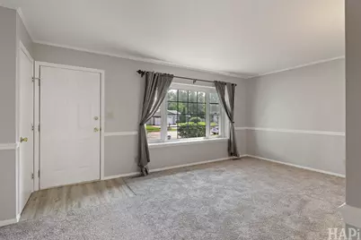 5014 W Greenbrier Drive, McHenry, IL 60050 - Photo 4