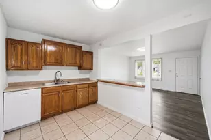 2123 N McAree Rd, Waukegan, IL 60087 - Photo 4