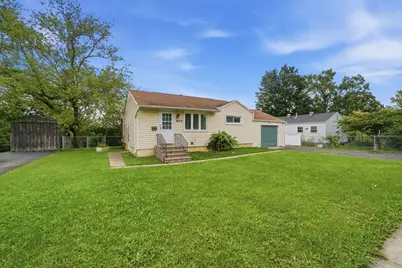 2123 N McAree Road, Waukegan, IL 60087 - Photo 2
