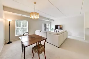 410 W Mahogany Ct, Palatine, IL 60067 - Photo 6