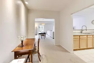 410 W Mahogany Ct, Palatine, IL 60067 - Photo 8