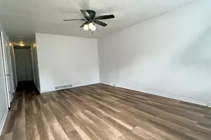 730 Woodlawn Ave, Rockford, IL 61103 - Photo 8