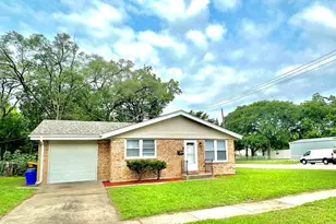730 Woodlawn Ave, Rockford, IL 61103 - Photo 2