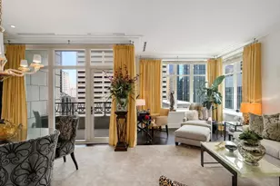 118 E Erie St, Chicago, IL 60611 - Photo 2