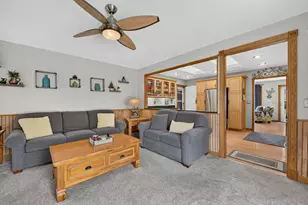 909 Shorewood Dr, Bartlett, IL 60103 - Photo 8