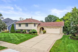 3149 Venard Rd, Downers Grove, IL 60515 - Photo 4