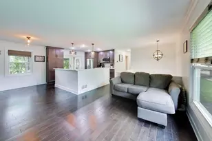 2167 Midhurst Rd, Downers Grove, IL 60516 - Photo 6