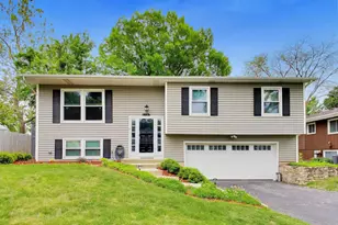 2167 Midhurst Rd, Downers Grove, IL 60516 - Photo 1