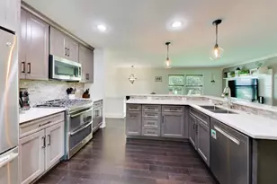 2167 Midhurst Rd, Downers Grove, IL 60516 - Photo 12