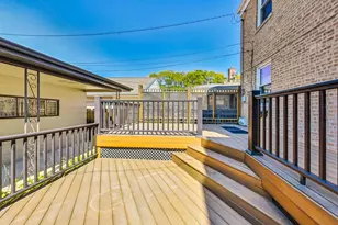 5644 N Meade Ave, Chicago, IL 60646 - Photo 12
