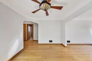 5644 N Meade Ave, Chicago, IL 60646 - Photo 6