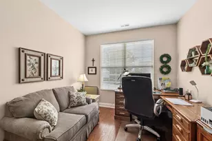 2751 Beacon Point Cir, Elgin, IL 60124 - Photo 16