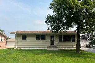 22 Arrowhead Dr, Thornton, IL 60476 - Photo 1