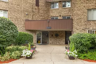 2600 Brookwood Way Dr, Rolling Meadows, IL 60008 - Photo 2