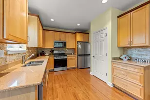 784 Bellevue Cir, Oswego, IL 60543 - Photo 8