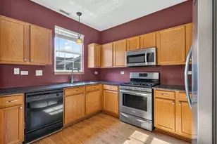 2325 Graystone Dr, Joliet, IL 60431 - Photo 2