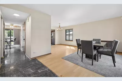 556 Foxford Road, Bartlett, IL 60103 - Photo 2