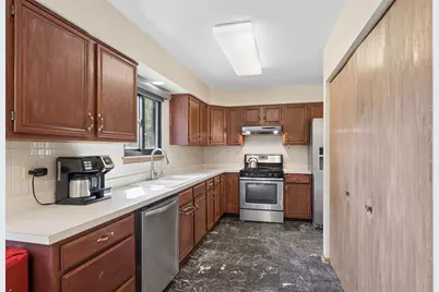 556 Foxford Road, Bartlett, IL 60103 - Photo 6