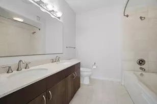 757 N Orleans St, Chicago, IL 60654 - Photo 16