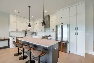5042 N Western Ave, Chicago, IL 60625 - Photo 8