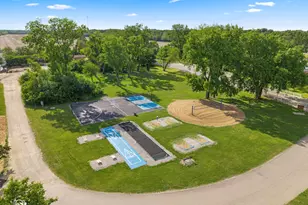 165 Fossil Cove Ln, Wilmington, IL 60481 - Photo 44