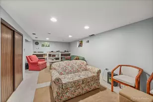 12 Oak Dr, Oakwood Hills, IL 60013 - Photo 16