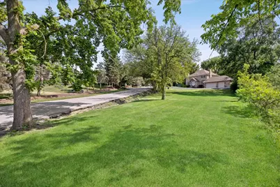 11131 Dineff Road, Lemont, IL 60439 - Photo 2