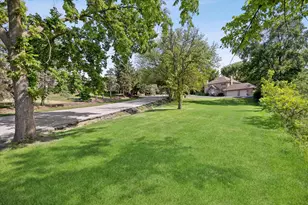 11131 Dineff Rd, Lemont, IL 60439 - Photo 2