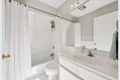 2307 W Melrose Street, Chicago, IL 60618 - Photo 20