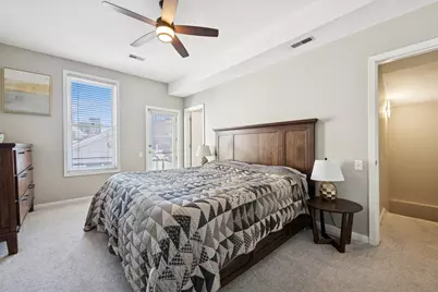 2307 W Melrose Street, Chicago, IL 60618 - Photo 14