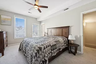2307 W Melrose St, Chicago, IL 60618 - Photo 14