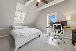 2307 W Melrose St, Chicago, IL 60618 - Photo 18