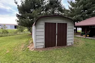 112 Cherry St, Carthage, IL 62321 - Photo 24