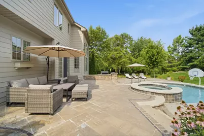 3818 Grand View Court, Saint Charles, IL 60175 - Photo 4