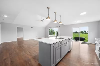 288 N Charles Street, Cortland, IL 60112 - Photo 2