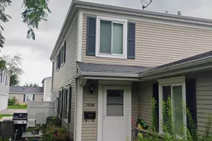 1226 Cove Dr, Prospect Heights, IL 60070 - Photo 1